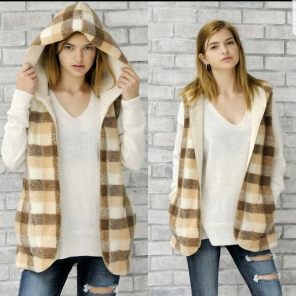 Love Riche sherpa wool blend hooded pocket vest check plaid brown tan small - Picture 1 of 3